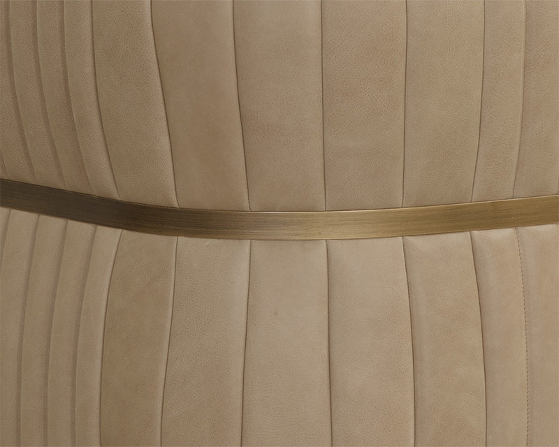 Tryor Lounge Chair