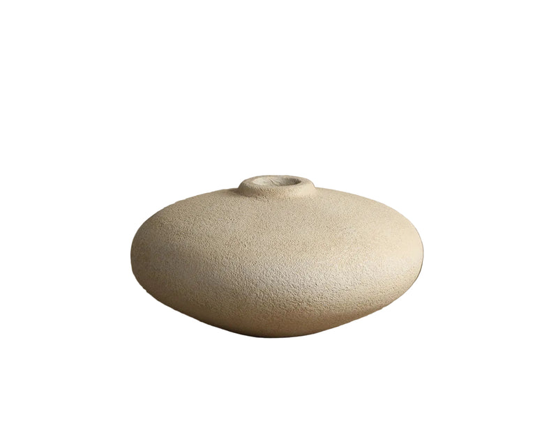 Eryne Vase