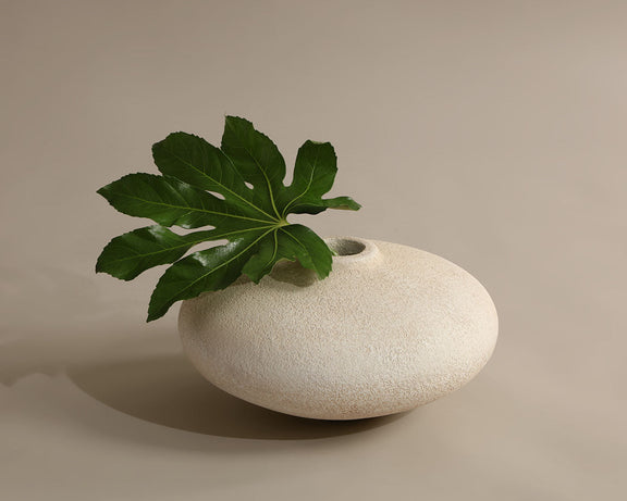 Eryne Vase