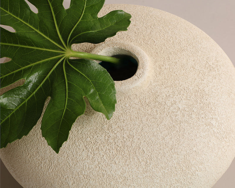 Eryne Vase