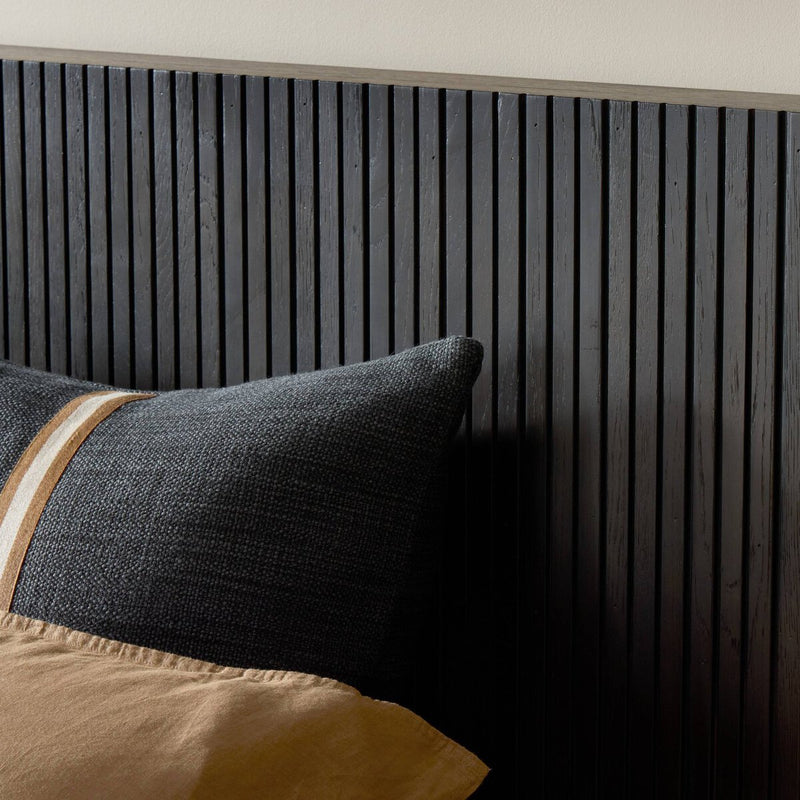 Leo Bed - Smoked Black