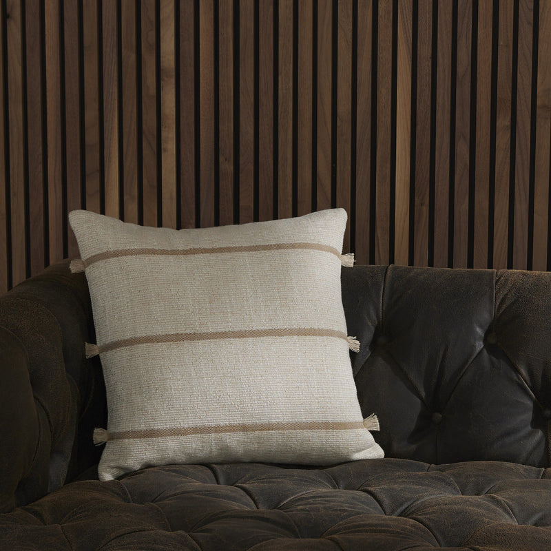 Hendry Pillow
