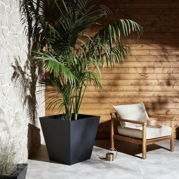 Koto Planter - Black Concrete