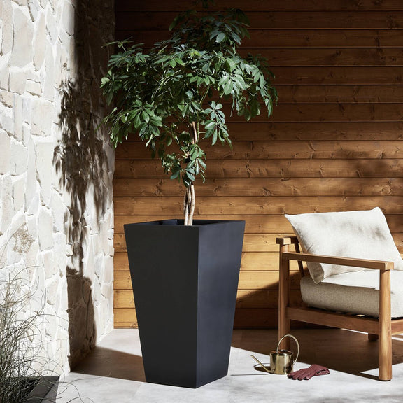 Koto Planter - Black Concrete