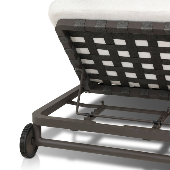 Reine Outdoor Chaise - Alessi Linen
