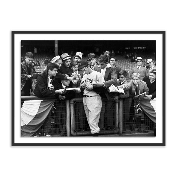Joe Dimaggio Signing Autotgraphs by Getty Images - Black Maple