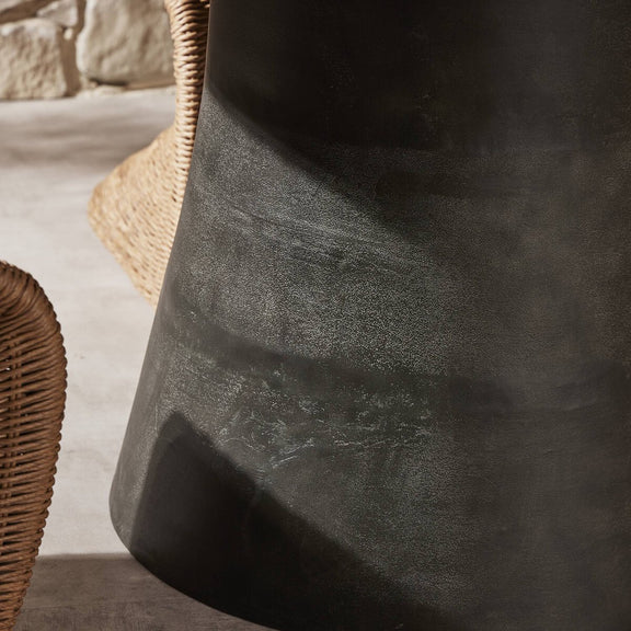 Balboa Outdoor Dining Table - Veined White Marble