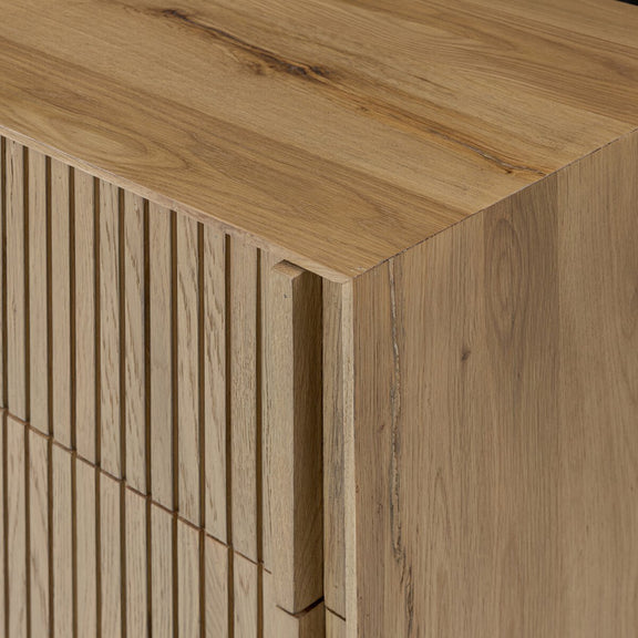 Leo 8 Drawer Dresser - Rustic Light Natural Oak