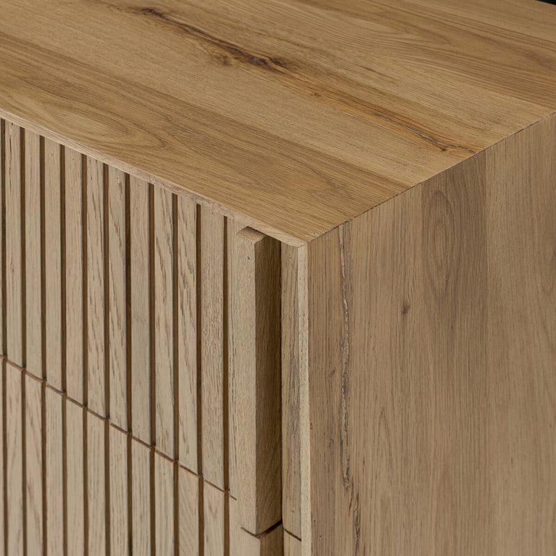 Leo 8 Drawer Dresser - Rustic Light Natural Oak
