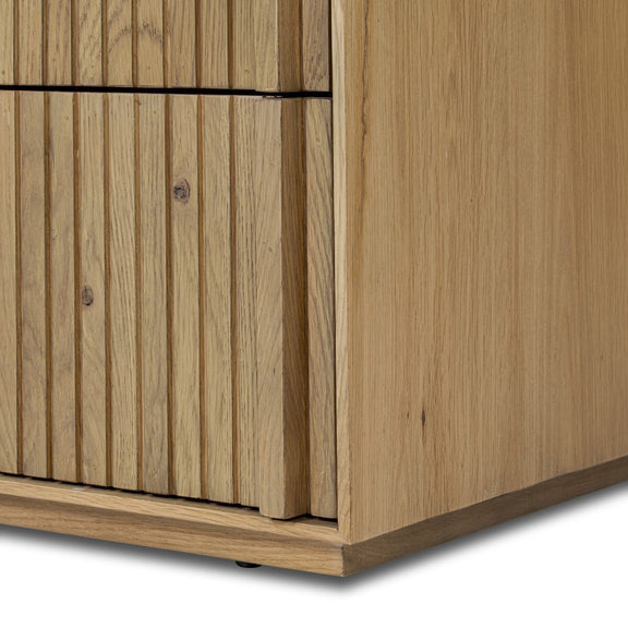 Leo 8 Drawer Dresser - Rustic Light Natural Oak