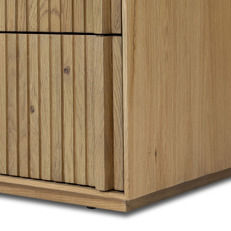 Leo 8 Drawer Dresser - Rustic Light Natural Oak