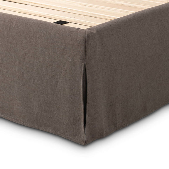 Oasley Slipcover Bed - Savoy Coffee