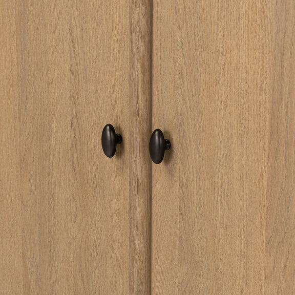Analisa Armoire