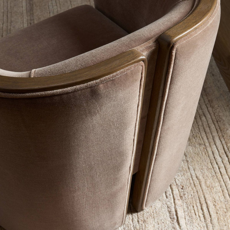 Voss Chair
