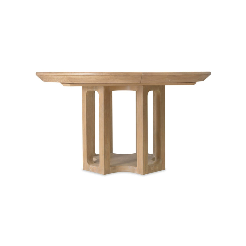 Banyon Bay Round Dining Table with One 18-inch Leaf