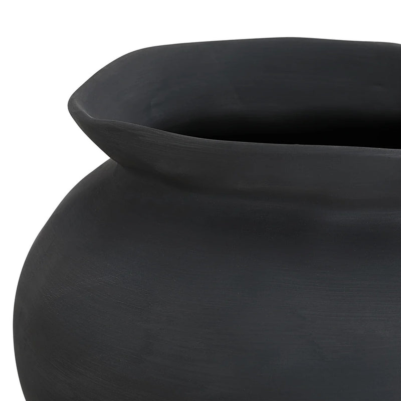 Elia Vase